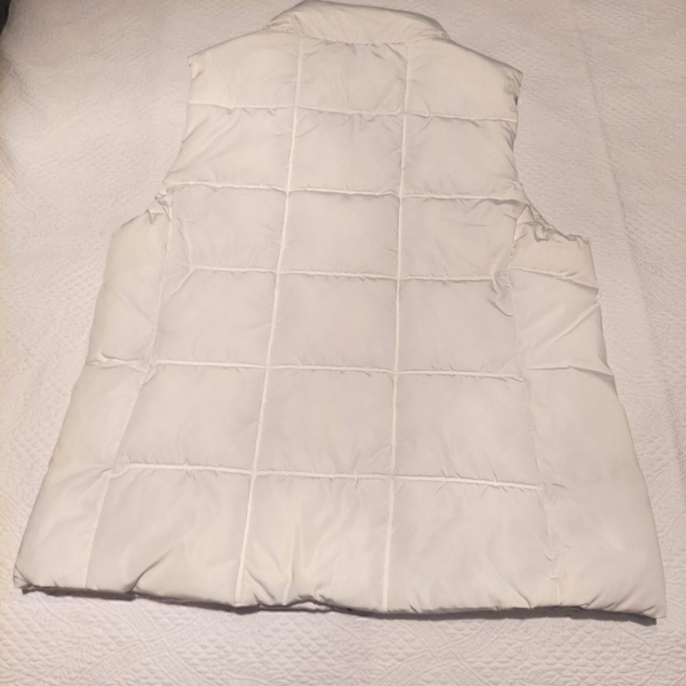Tommy Hilfiger Quilted Puff Vest - Picture 6 of 8